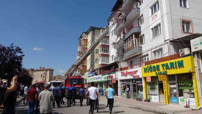 Niğde’de Yangın: 3’ü Çocuk 5 Kişi Kurtarıldı