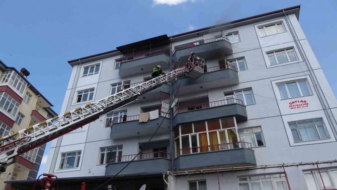 Niğde’de Yangın: 3’ü Çocuk 5 Kişi Kurtarıldı