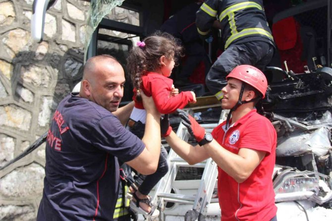 Tem’de Büyük Kaza, 11 Araç Birbirine Girdi