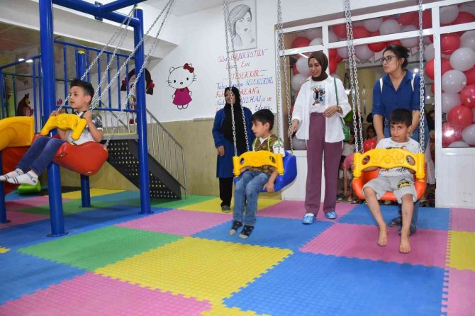 Ünlü Oyuncuya Doğum Günü Sürprizi