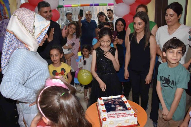 Ünlü Oyuncuya Doğum Günü Sürprizi