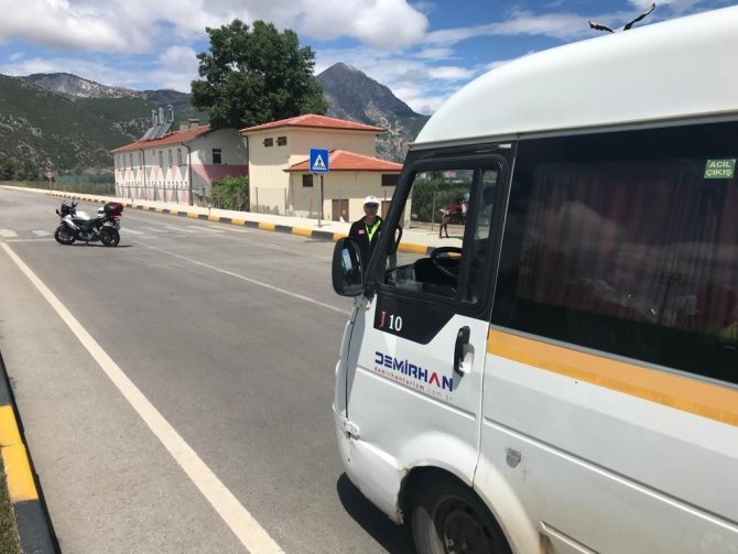 Ankara’dan Çaldıkları Araçla Eğirdir’de Yakalandılar