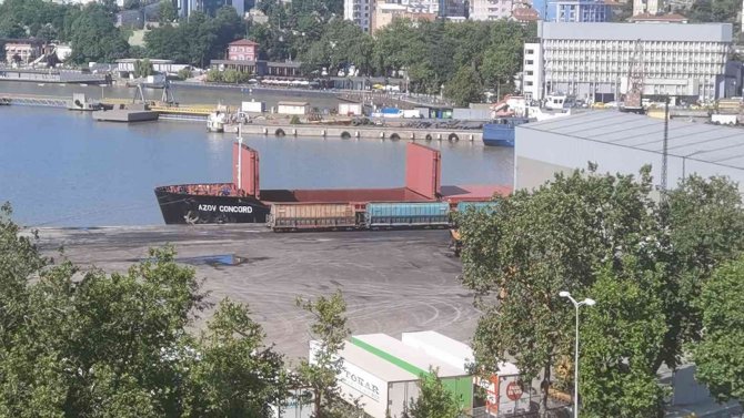 Ukrayna’da Mahsur Kalan Gemi Zonguldak Limanı’na Ulaştı