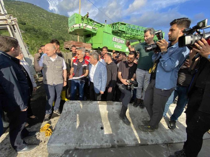 Bakan Karaismailoğlu, Sel Ve Taşkınların Yaşandığı Bartın’da