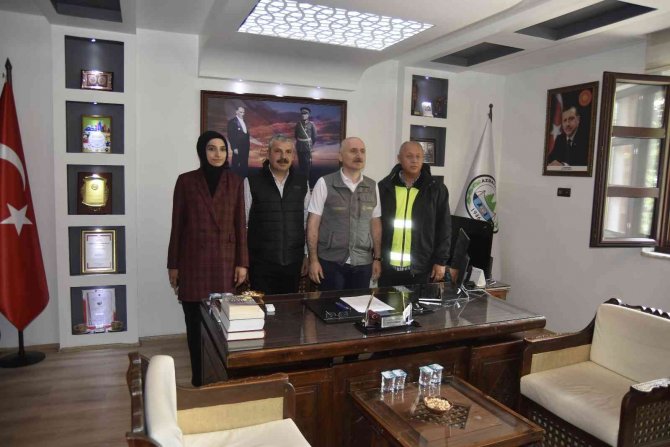 Bakan Karaismailoğlu Geçen Sene Selde Yıkılan Köprüyü İnceledi
