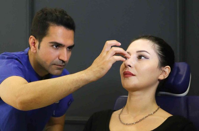 Yaz Mevsiminde Burun Estetiği Yaptırmak İsteyenlere Uzmanından Uyarı