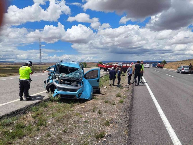 Yerköy’de Trafik Kazası: 1’i Ağır 3 Yaralı