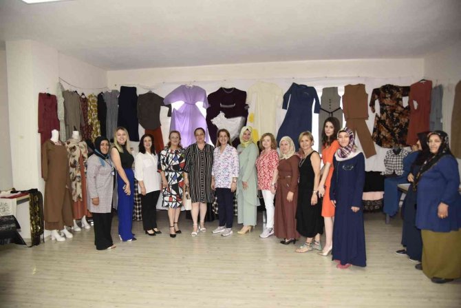 Yunusemreli Kadınların Eserleri Görücüye Çıktı