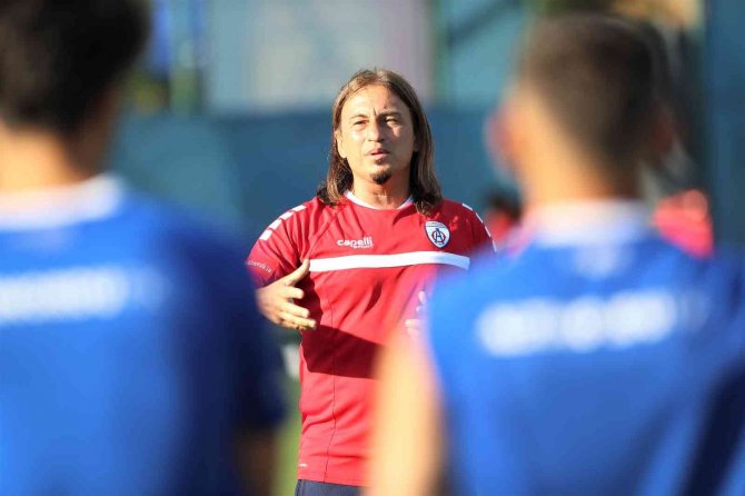 Ufuk Kahraman: “Hedefimiz Play-off’un Üstüne Çıkmak”