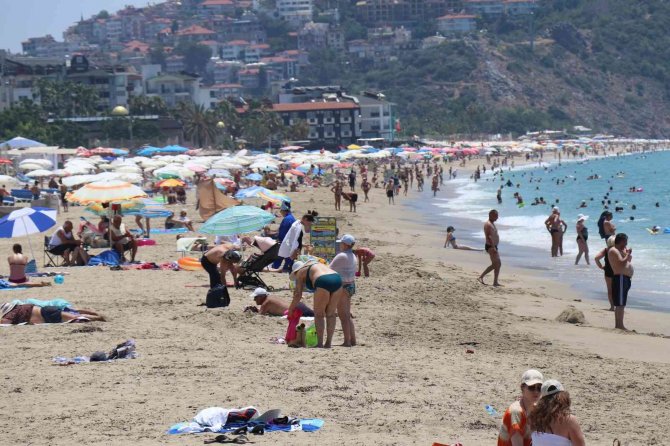 Alanya’da Turizm İşletmeleri Temmuzda Yüzde 90 Doluluğa Ulaştı