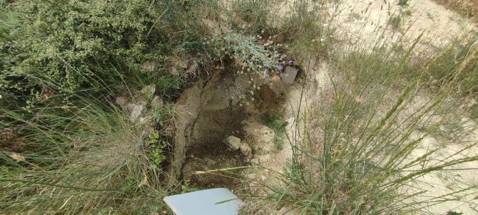 Arnavutköy’de Define Avcıları Tarlaları Delik Deşik Etti