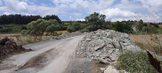 Otoyol Bağlantı Yolu Kaçak Hafriyat Nedeni İle Kapandı
