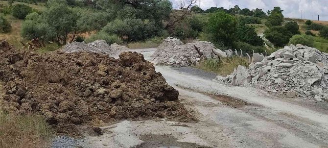 Otoyol Bağlantı Yolu Kaçak Hafriyat Nedeni İle Kapandı