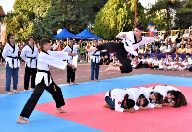 Balıkesir’de Spor Okulları Açılışı Gerçekleştirildi