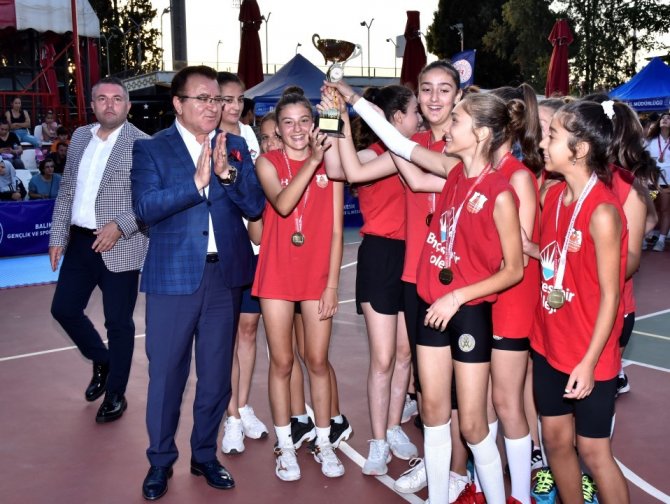 Balıkesir’de Spor Okulları Açılışı Gerçekleştirildi