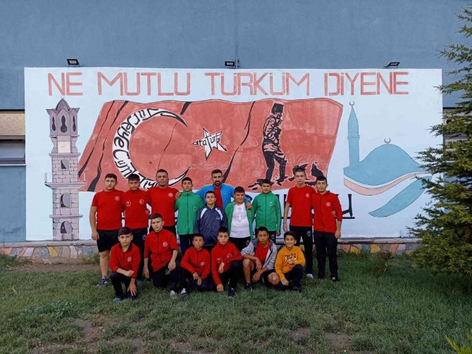 Genç Pehlivanlar Kırpınar’a Katılmak İçin Yola Çıktılar