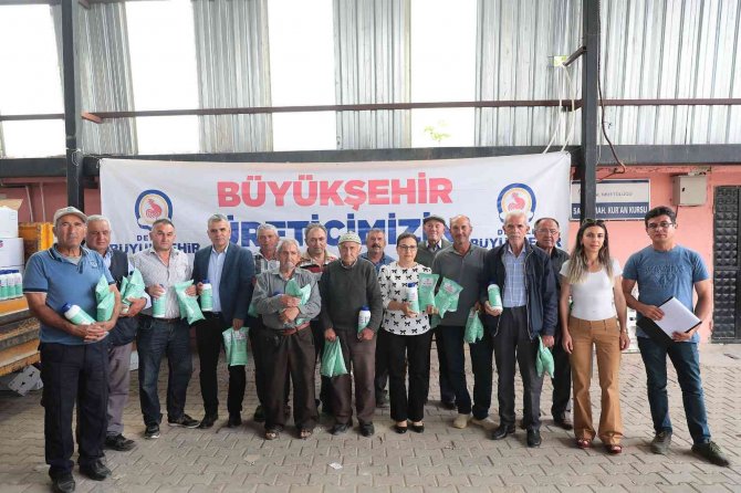 Büyükşehirden Üreticiye Zirai İlaç Desteği