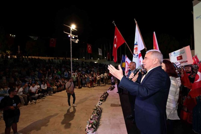 7 Ülkeden Gelen 250 Dansçı Nefesleri Kesti