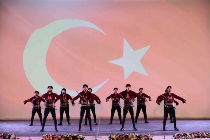 7 Ülkeden Gelen 250 Dansçı Nefesleri Kesti