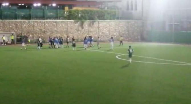 Amatör Ligde Kavga: Maçın 55. Dakikasında Sahadan Çekilme Kararı Aldılar