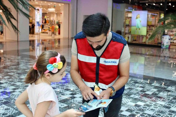 Elazığ’da Jandarma Ekiplerinden Vatandaşlara ‘Siber Farkındalık’ Eğitimi