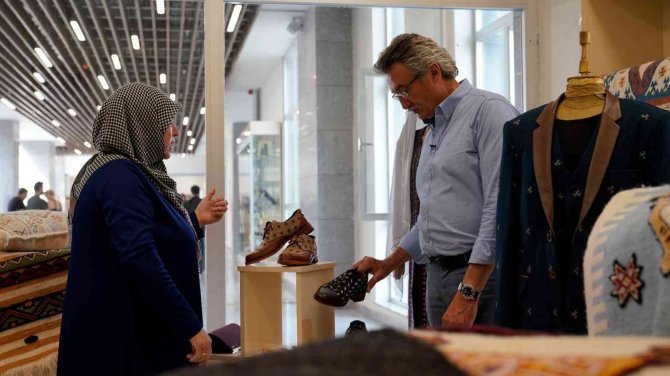 Eski Devlet Bakanı Tüzmen, Ehram Atölyesini Ziyaret Etti