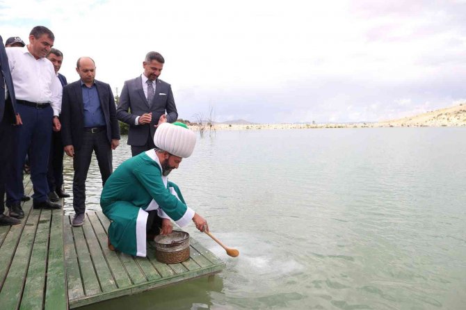 Nasrettin Hoca’nın Köyünde Göle Maya Çalındı
