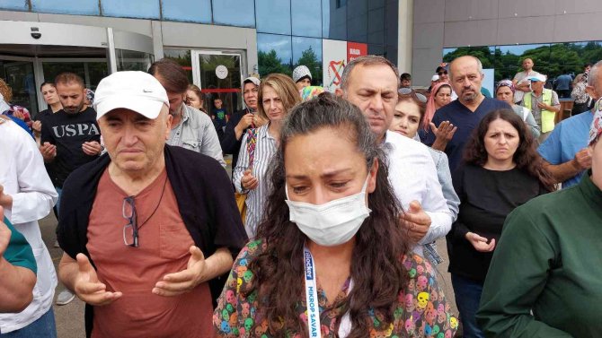 42 Yaşında Hayatını Kaybeden Sağlıkçıya Gözyaşı