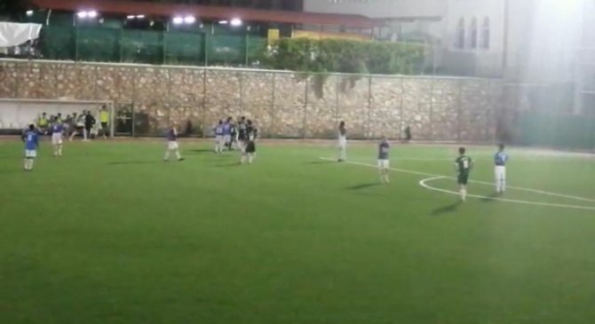 Amatör Ligde Kavga: Maçın 55. Dakikasında Sahadan Çekilme Kararı Aldılar