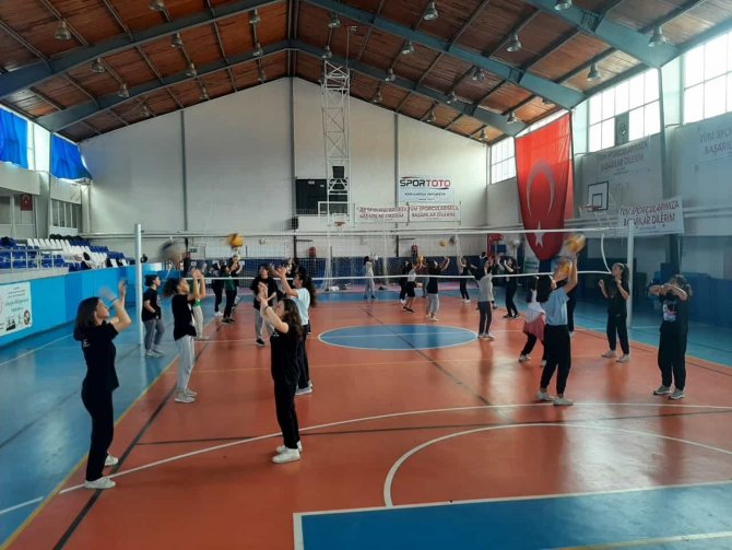 Gediz’de Yaz Spor Okulları Başladı