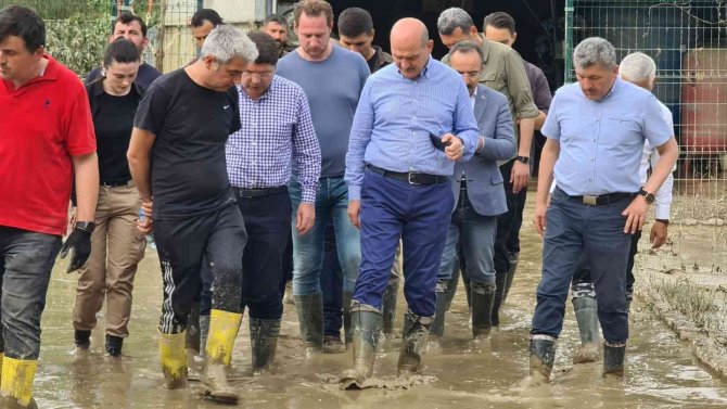 Bakan Soylu, Bartın’da Selin Ardından Temizlik Çalışmalarını İnceledi