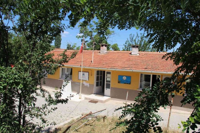 Öğrencilerine İstismardan Aldığı Ceza Yargıtay’da Bozulan Emekli Öğretmen Yeniden Hakim Karşısında