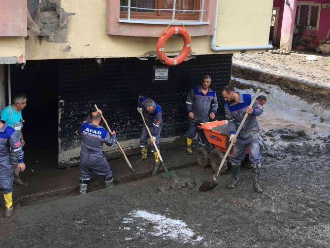 Çınarcık’tan Kastamonu’ya Destek Ekibi