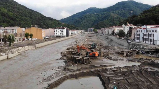 Bozkurt’ta Yaralar Sarılıyor: Yıkılan Köprüler, Yollar Ve Binalar Yeniden İnşa Ediliyor