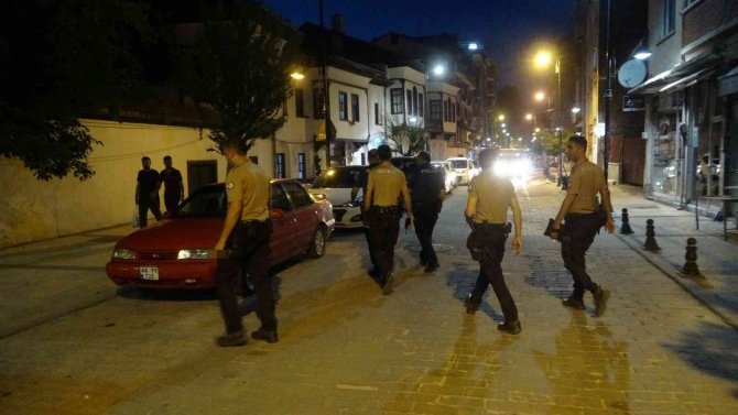 ’Yan Baktın’ Kavgası Kanlı Bitti: 3 Yaralı
