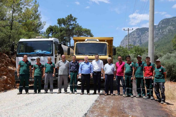 Kuyucak-akyaka Bağlantı Yolunda Asfaltlama Çalışması