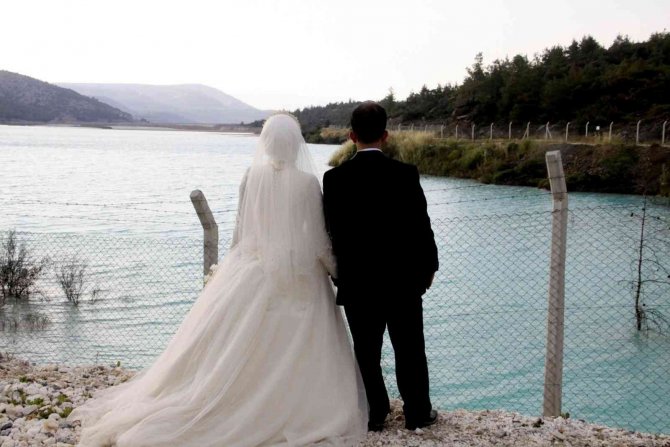 Kül Gölü Fotoğrafçıların İlgi Odağı Oldu