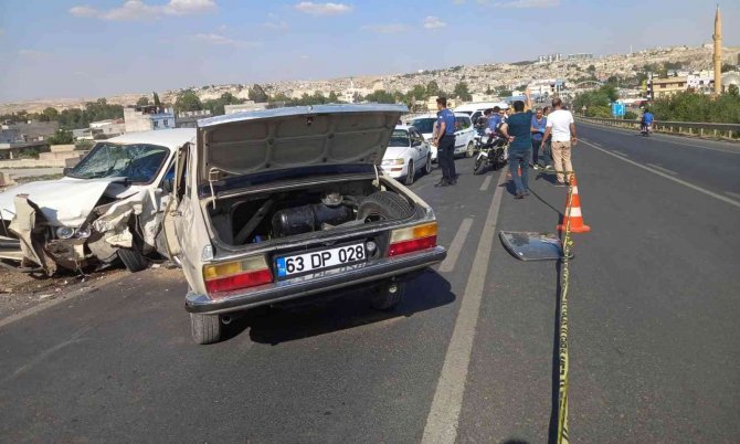 Otomobilleriyle Birbirlerine Çarpıp Kurşun Yağdırdılar: 2 Yaralı