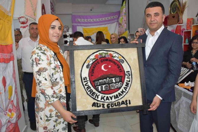 Siverek’te Yöresel Bez Bebekler Sergilendi
