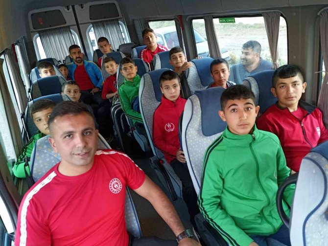 Genç Pehlivanlar Kırpınar’a Katılmak İçin Yola Çıktılar