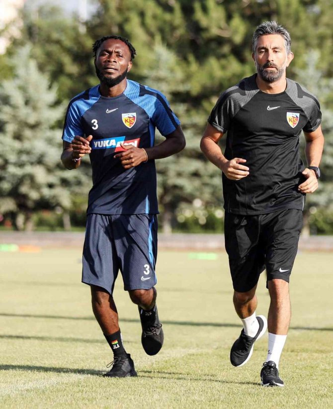 Kayserispor Antrenmanlarını Sürdürüyor