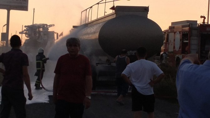 Yağ Tankerinde Korkutan Yangın: "Bir Anda Lastik Gümledi"