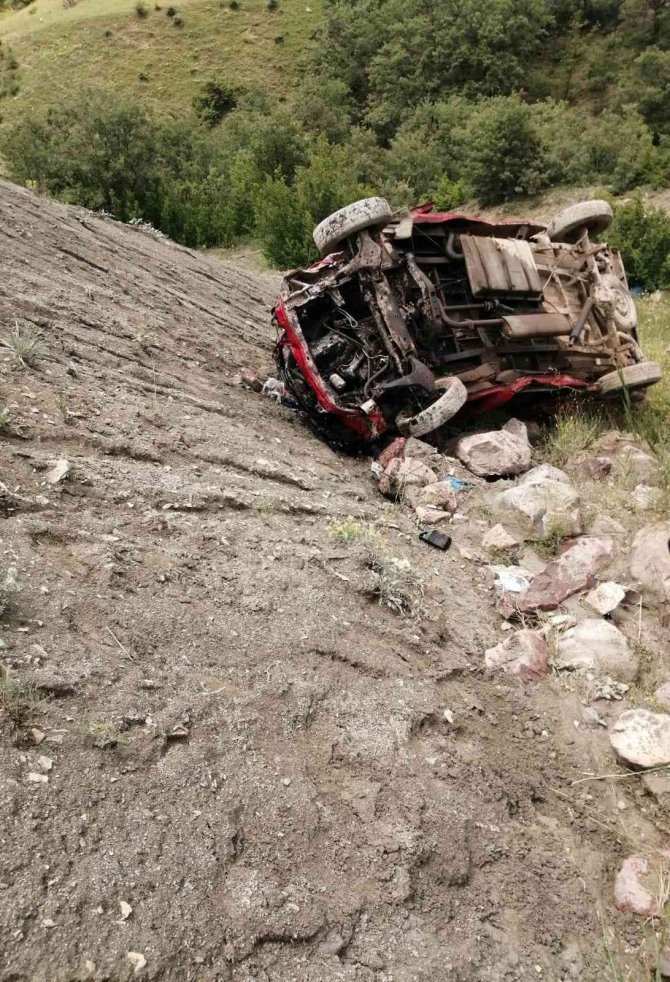 Tokat’ta Minibüs Uçuruma Yuvarlandı. 4 Ölü, 1 Yaralı