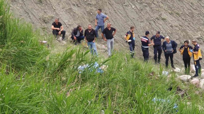 Tokat’ta Minibüs Kazasında Ölen 4 Kişinin Kimlikleri Tespit Edildi