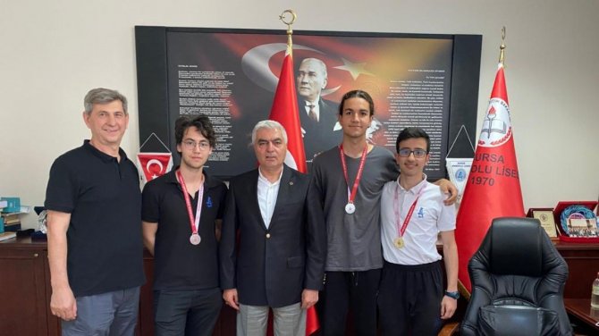 Bursa Anadolu Lisesi Öğrencilerinden Muhteşem Gösteri