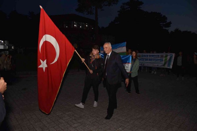Özbek Öğrenciler Bursa’da Buluştu