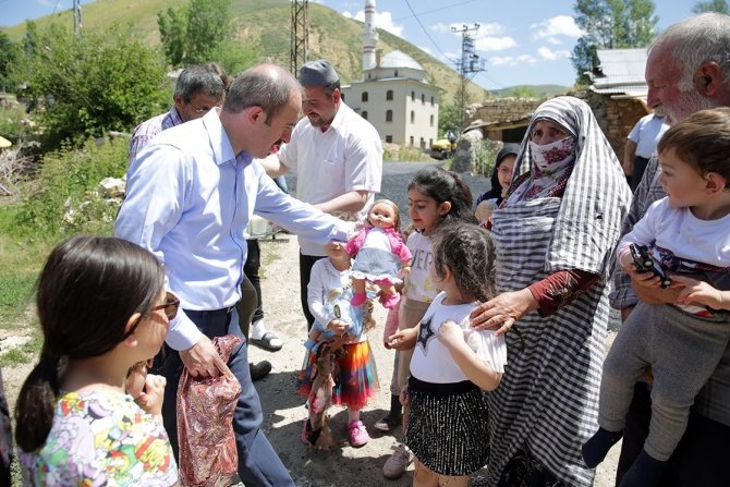 Heybetepe’de Köy İçi Yollar Tarihinde İlk Kez Asfaltla Kaplandı