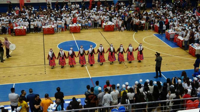 Van’da “Yaz Spor Okulları” Açılış Programı Düzenlendi