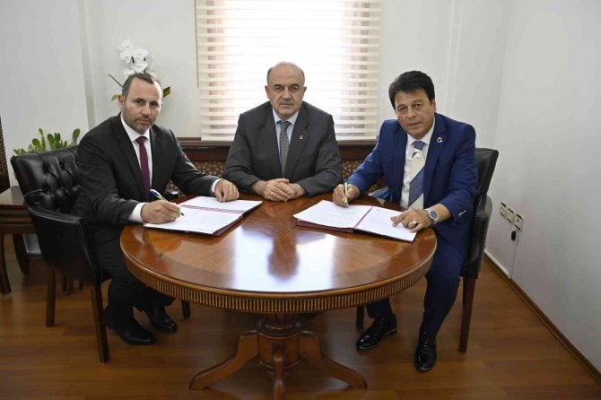 Yalova’da Halk Kütüphanesi Binası Protokolü İmzalandı