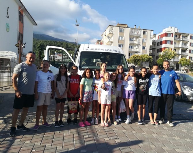 Yunusemreli Kız Hentbolcular Uluslararası Turnuvaya Katılacak